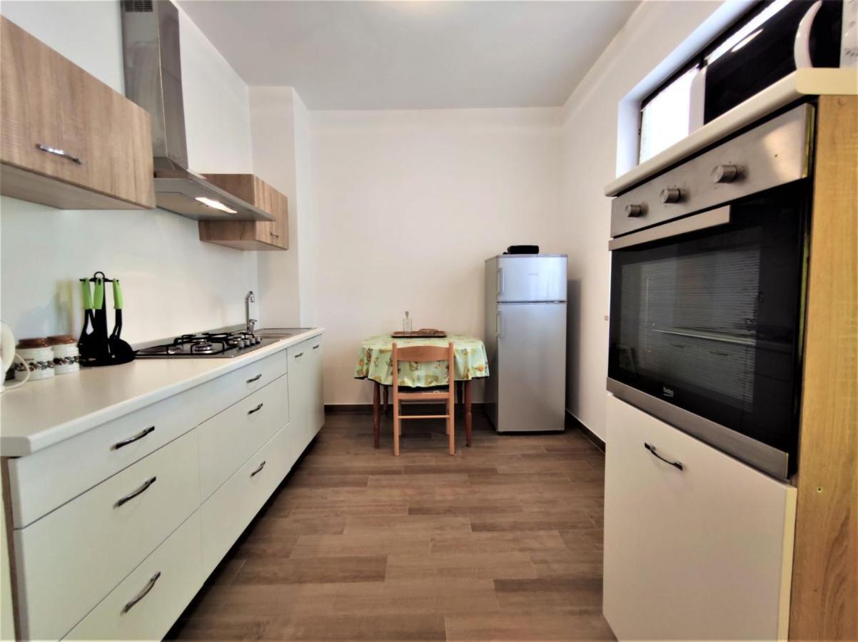 Apartments Morena Rakalj Екстер'єр фото