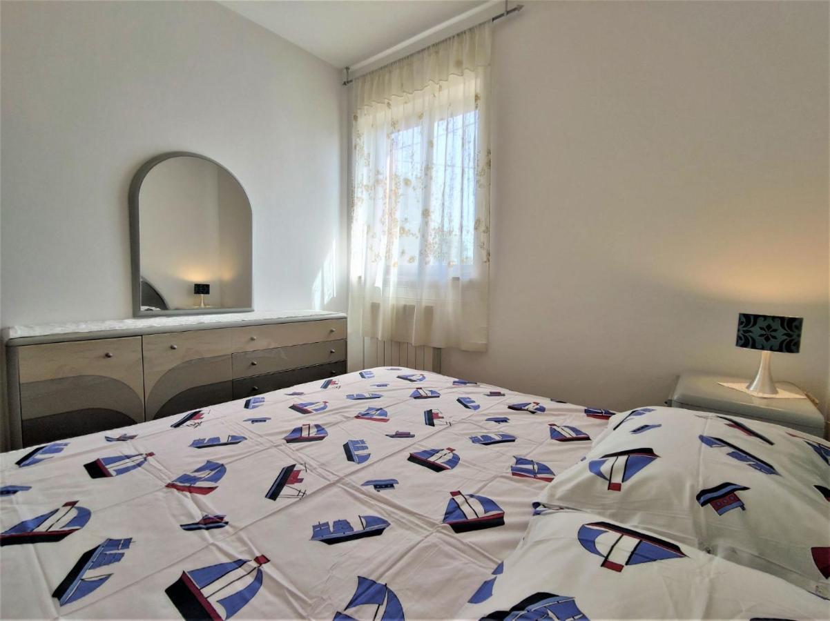 Apartments Morena Rakalj Екстер'єр фото